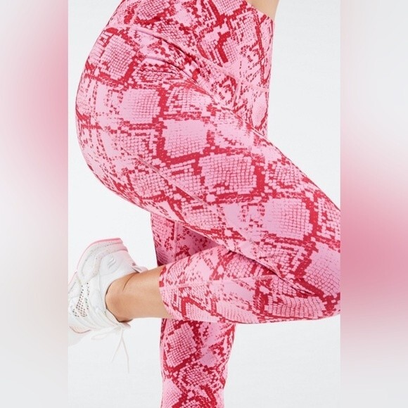 Define PowerHold® Made By Fabletics High-Waisted Women's Capri Leggings (Size M) - Picture 4 of 13